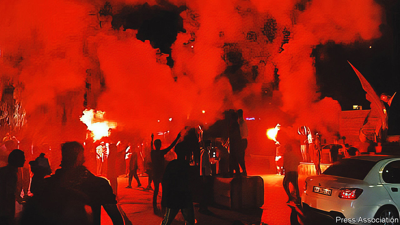 Iranian Protesters clash with security forces durning protest against Islamic Republic regime in Mahabad city, 362 people had been killed in the two-month-long protests, including 56 minors. It also reported that 56 members of the security forces had been killed, in addition to 16,033 people who were arrested. unrest continue in Iran since the murder of Mahsa Amini. Mahabad. Iran. November 16, 2022. Photo by SalamPix/ABACAPRESS.COM