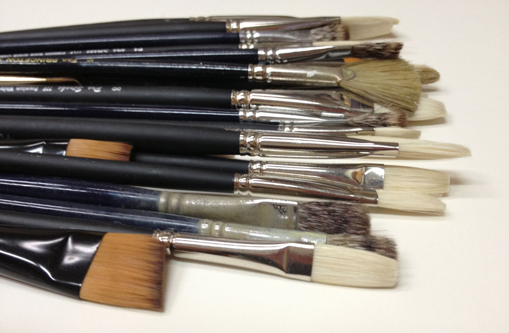 The Dynamic Duo of Oil Brushes and Watercolors in Artistry