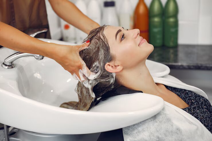 Enhance Your Look with the Finest Beauty Salon in Dubai 